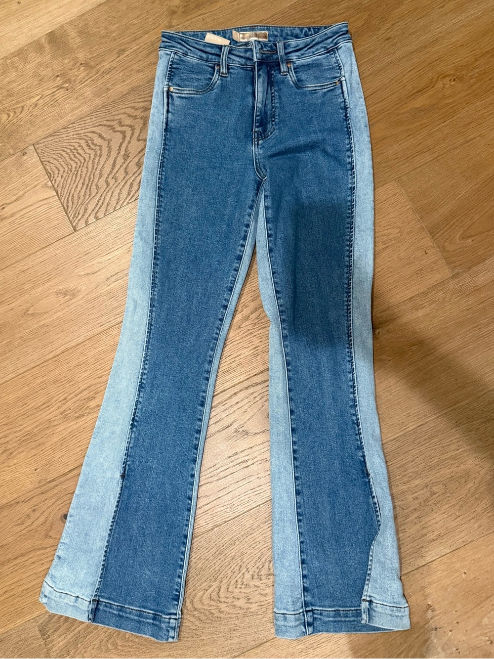 Kut from the Kloth Two-Tone Blue Flare Jeans size 0